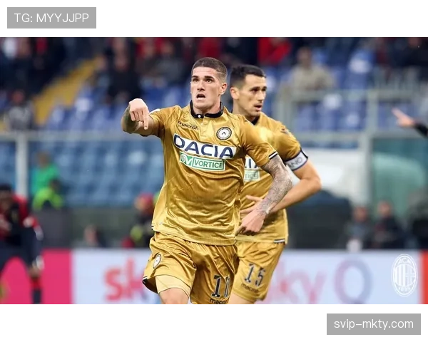 马竞中场三角动态平衡，科克略伦特内收形成双后腰结构